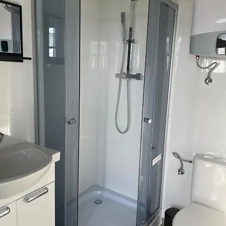 Tiny-house Mit Alpen- Stadt- Und Poolblick , Wlan * פסאו