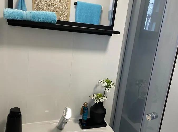 Tiny-house Mit Alpen- Stadt- Und Poolblick , Wlan Дом отдыха *