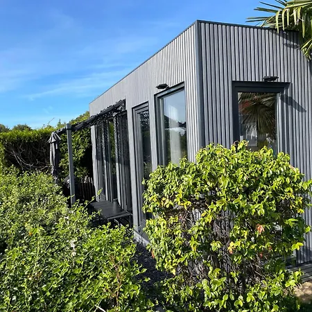 Tiny-house Mit Alpen- Stadt- Und Poolblick , Wlan