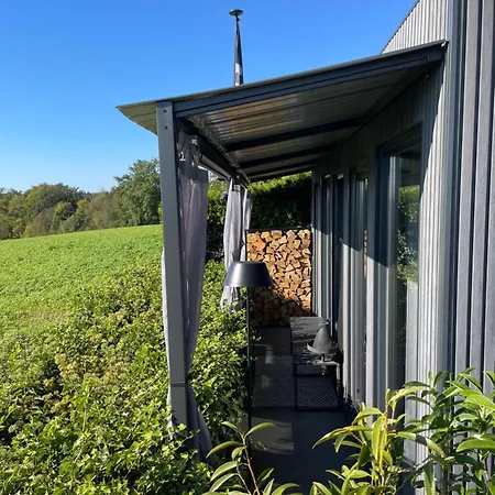 Ferienhaus Tiny-house Mit Alpen- Stadt- Und Poolblick , Wlan *