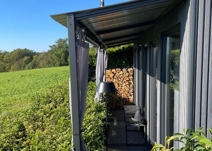 Ferienhaus Tiny-house Mit Alpen- Stadt- Und Poolblick , Wlan *
