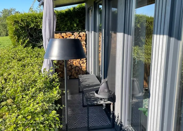 Tiny-house Mit Alpen- Stadt- Und Poolblick , Wlan Ferienhaus *